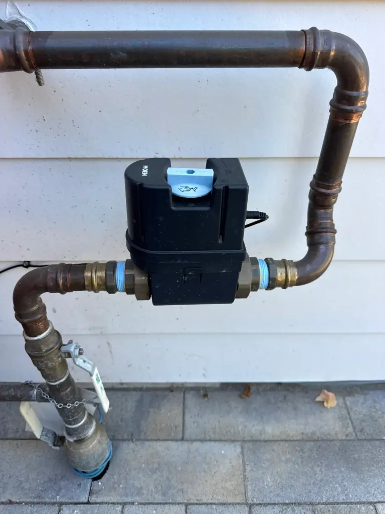 Smart water shutoff and leak detector valve installed